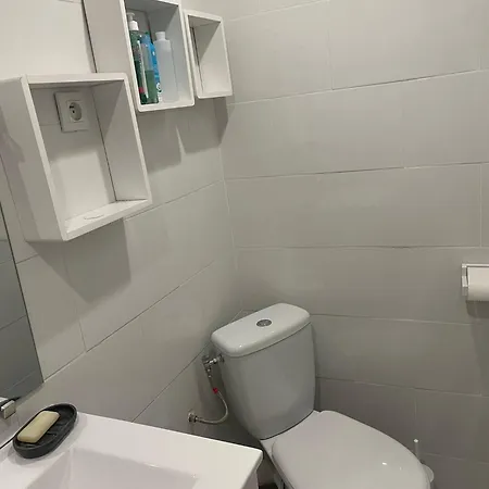 Apartment 2 Pieces A 5 Mn De La N3 *